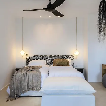 Panormos Bay Luxury מלון 5*