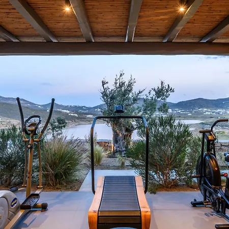 Panormos Bay Luxury מלון