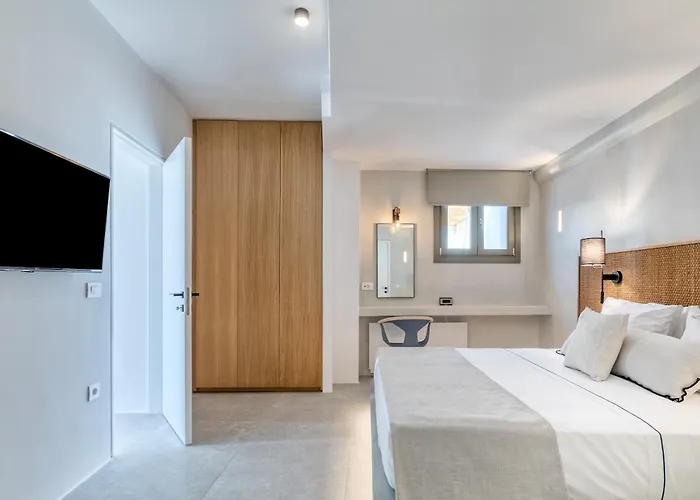 Panormos Bay Luxury מלון 5*