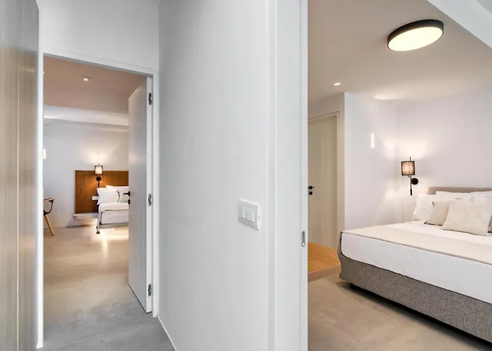 Panormos Bay Luxury מלון